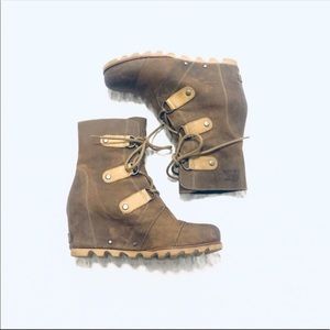Sorel Joan of Arctic Wedge Boots Cafe Size 9